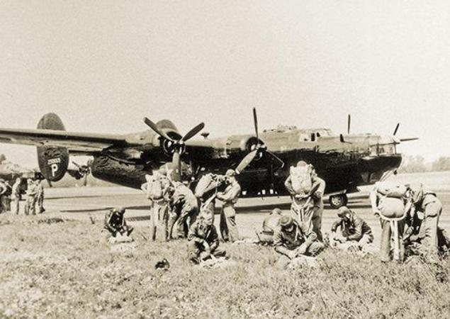 Jedburgh Team Loading Lancaster